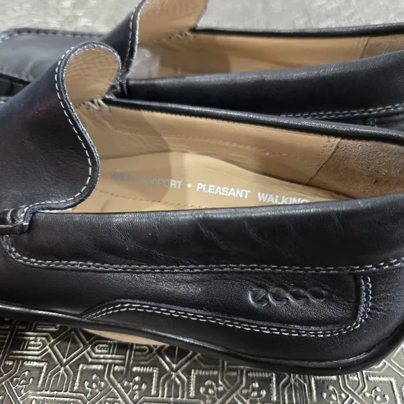 🐢 Ecco Classic Moc 2.0 Shoe.  Size 41.