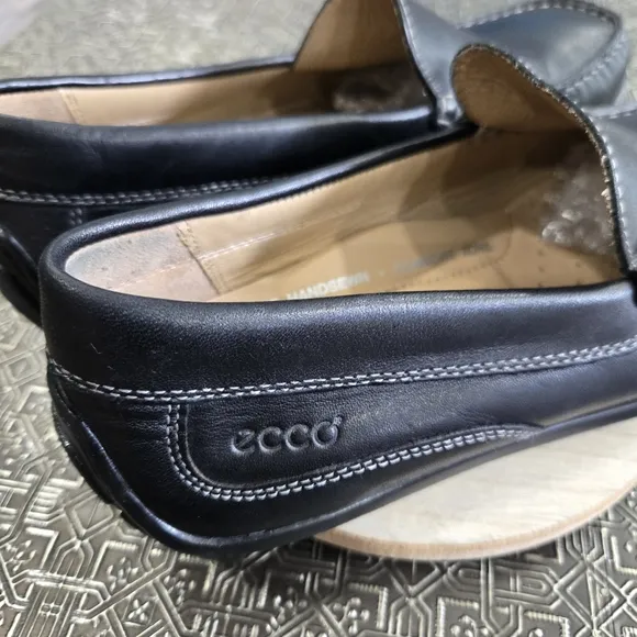🐢 Ecco Classic Moc 2.0 Shoe.  Size 41.