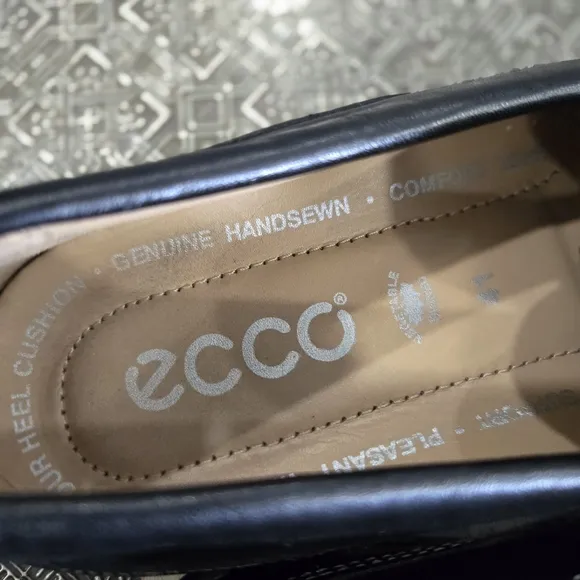 🐢 Ecco Classic Moc 2.0 Shoe.  Size 41.