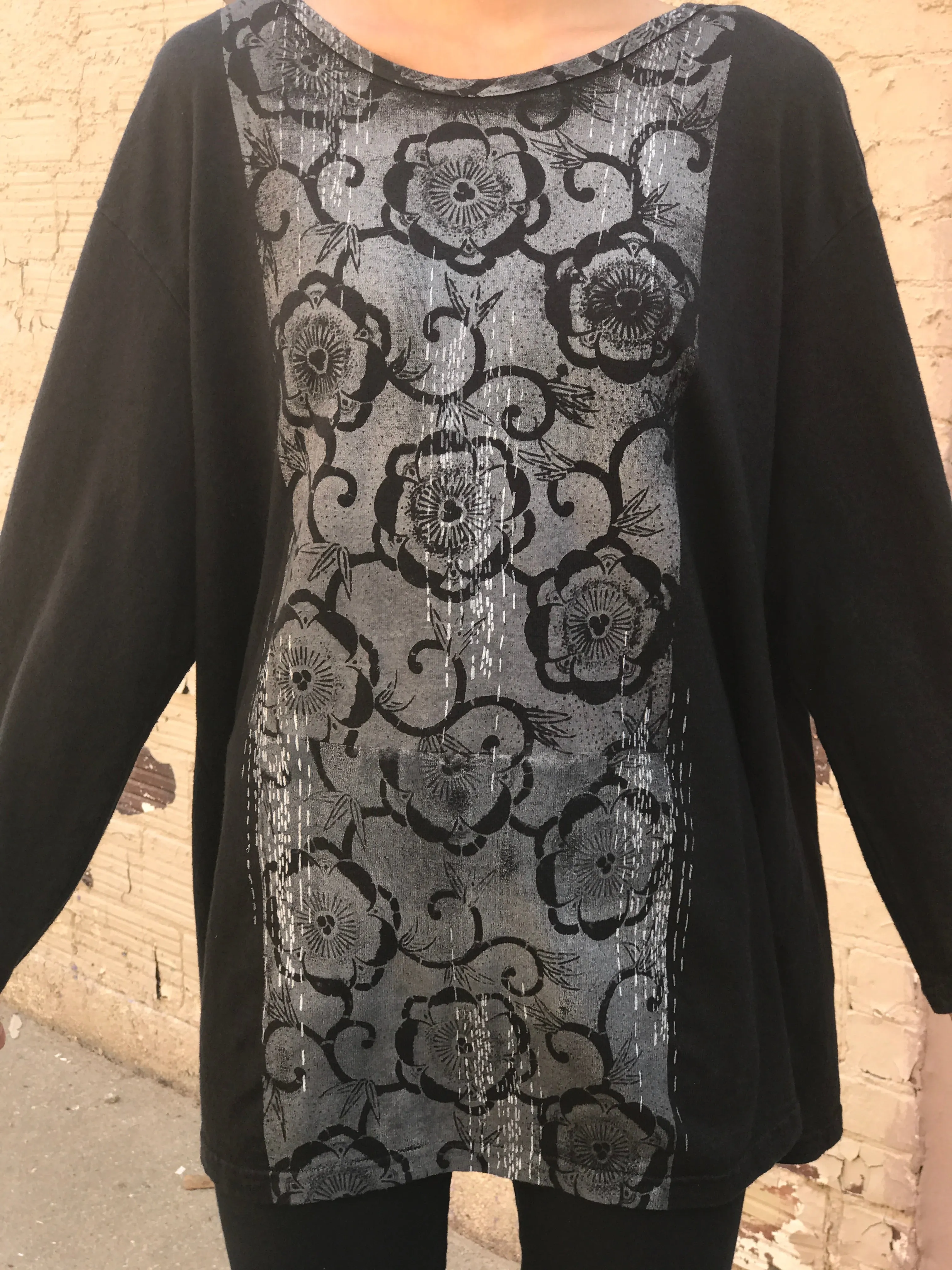 1230 Hemp Organic Cotton Top Black Deco Floral Print