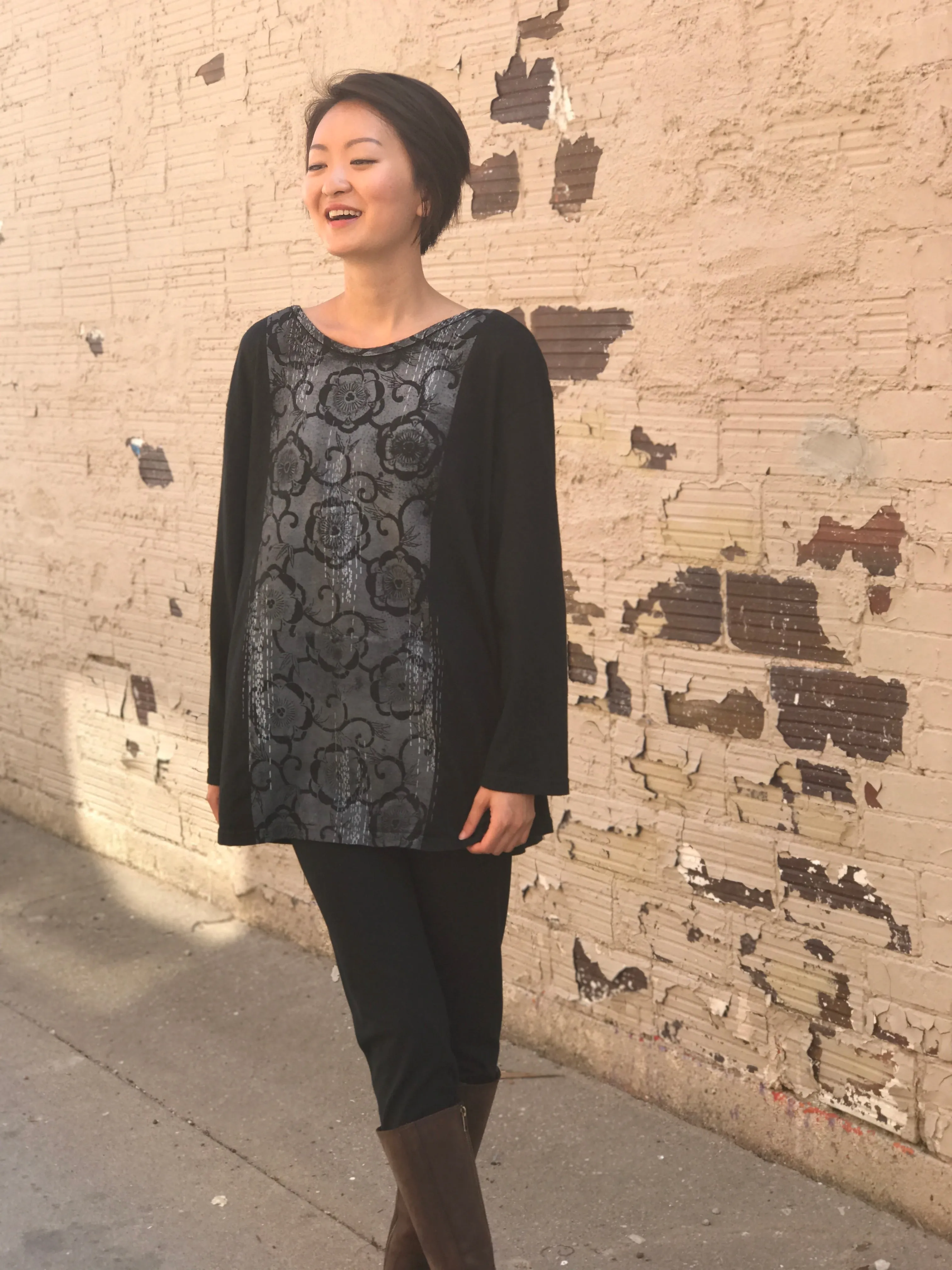 1230 Hemp Organic Cotton Top Black Deco Floral Print