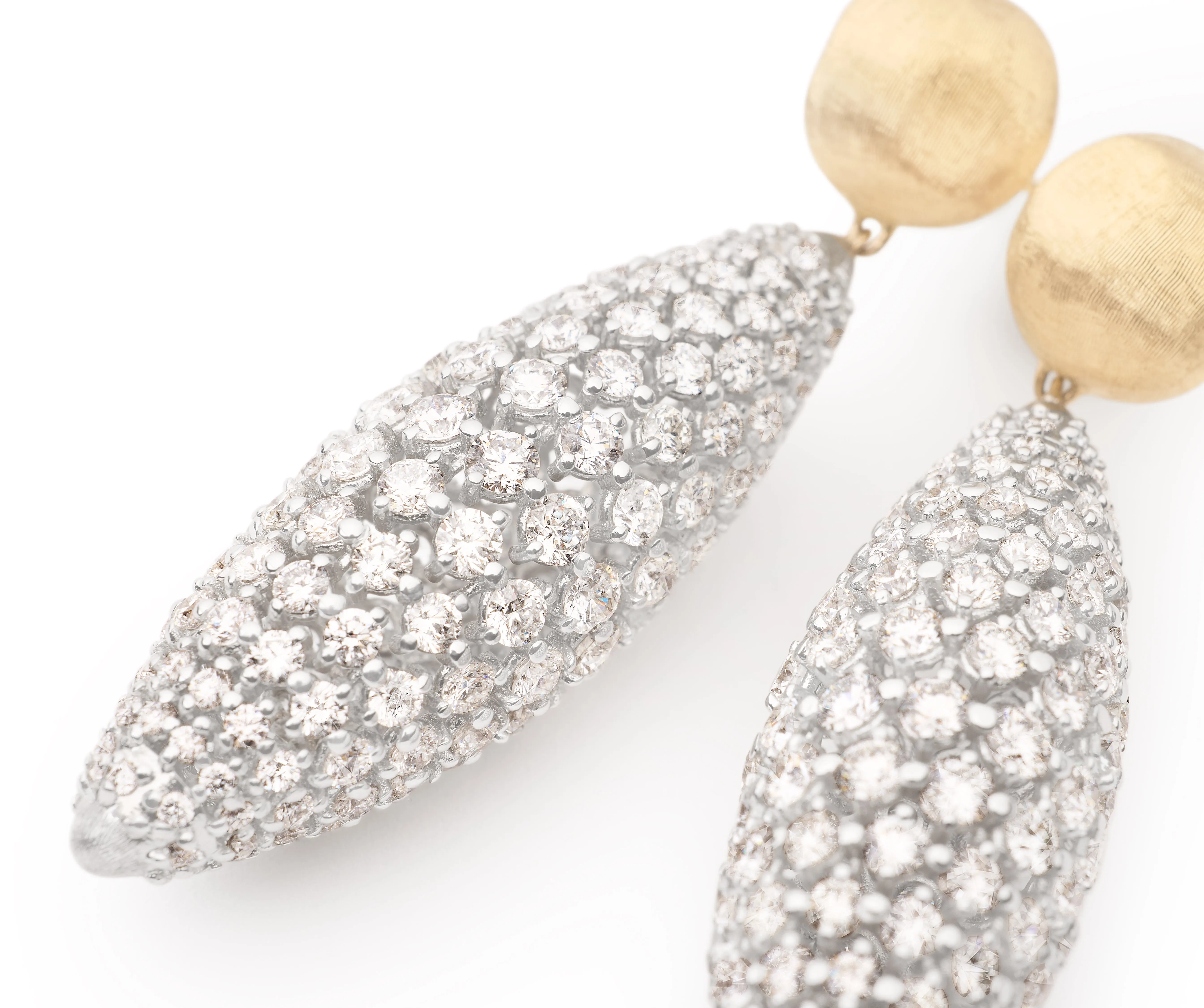 18K Yellow Gold Drop Earrings With Diamonds