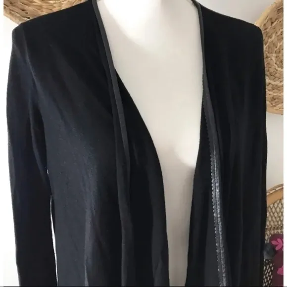 Alice   Olivia Women Sz M Black ITALIAN Sheep Leather Trim Soft Sweater Cardigan