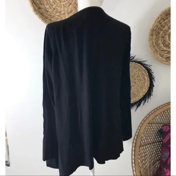 Alice   Olivia Women Sz M Black ITALIAN Sheep Leather Trim Soft Sweater Cardigan