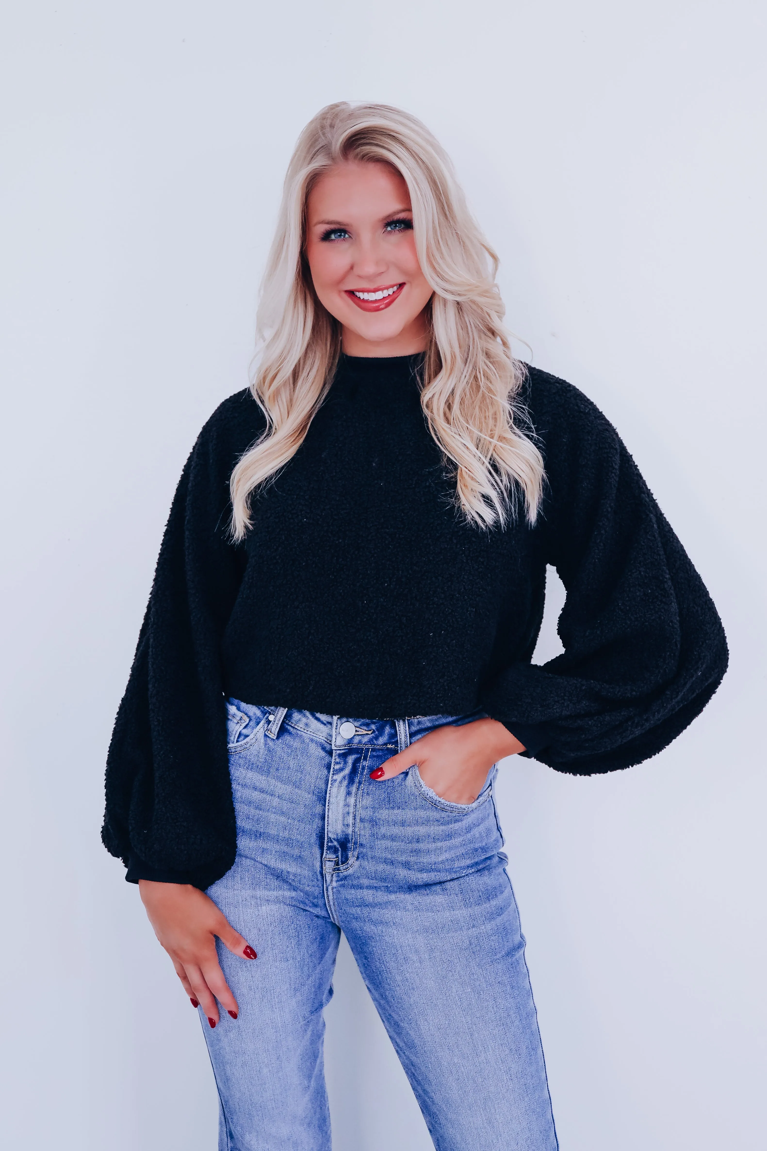 Bell Cropped Sherpa Sweater - Black