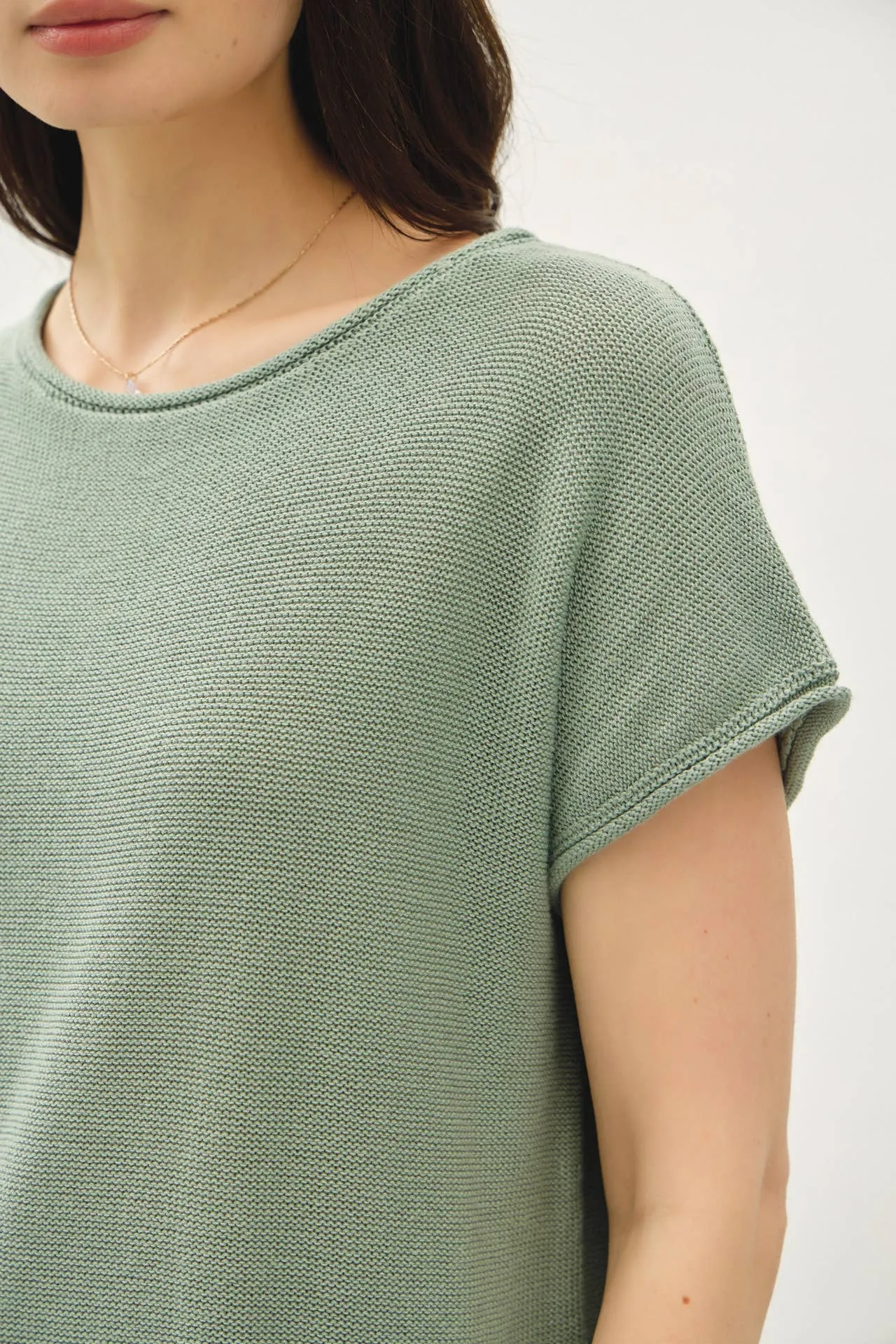 BOXY SHORT SLEEVE SWEATER W RAW SEAM