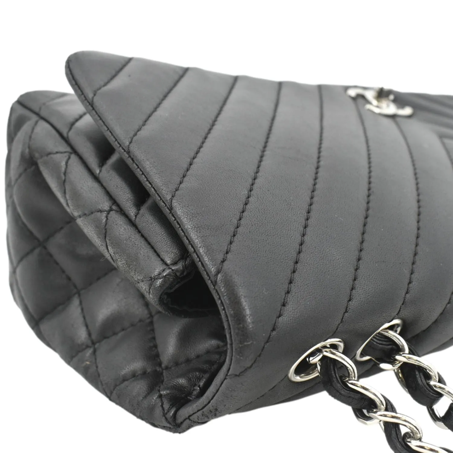 CHANEL Surpique Jumbo Chevron Lambskin Leather Flap Crossbody Bag Black