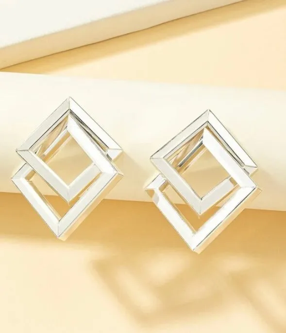 CLAIRE OVERSIZED STUD EARRINGS