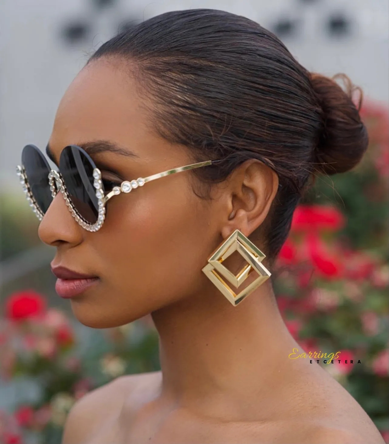 CLAIRE OVERSIZED STUD EARRINGS