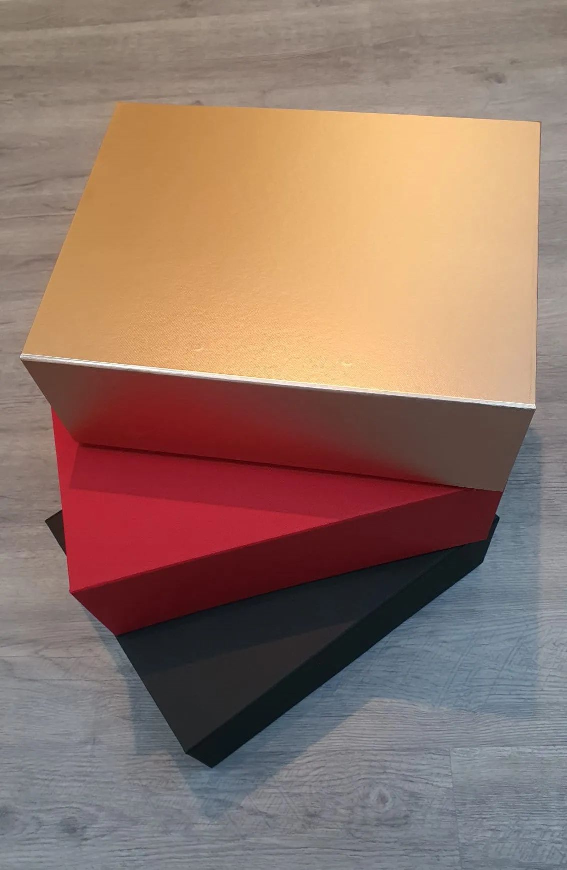 Clamshell Premium Box (Size M) - With Customised Belly Wrap or Sticker