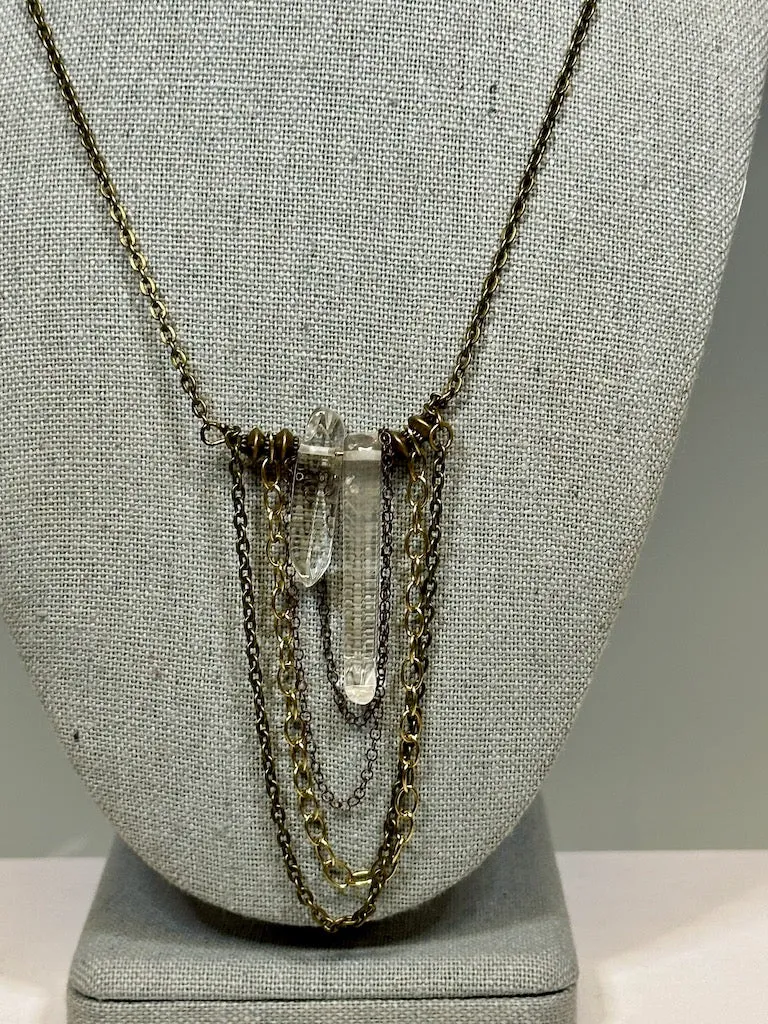 CLEAR QUARTZ AND MULTI BRASS NECKLACE  LCN613