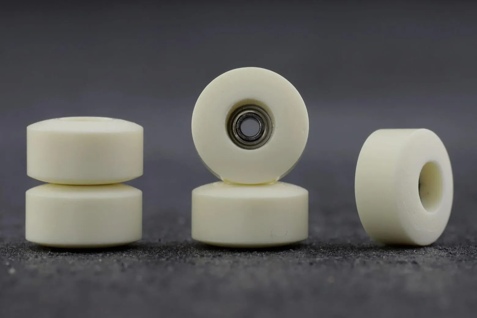 Dirty FB illPills - Cloud White Urethane Fingerboard Wheels (70D Big Pill)