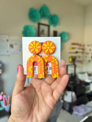 Dominica - Orange/yellow