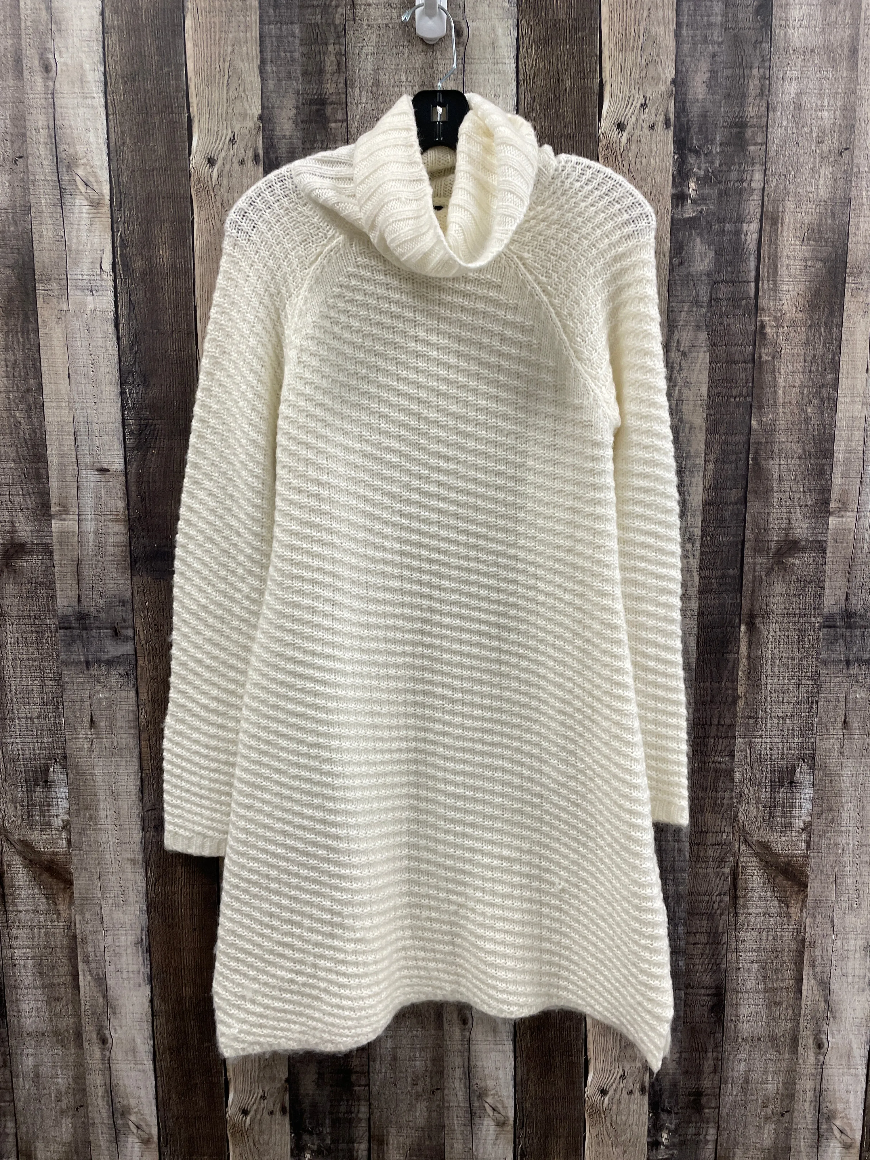 Dress Casual Short By Olivaceous In White, Size: L