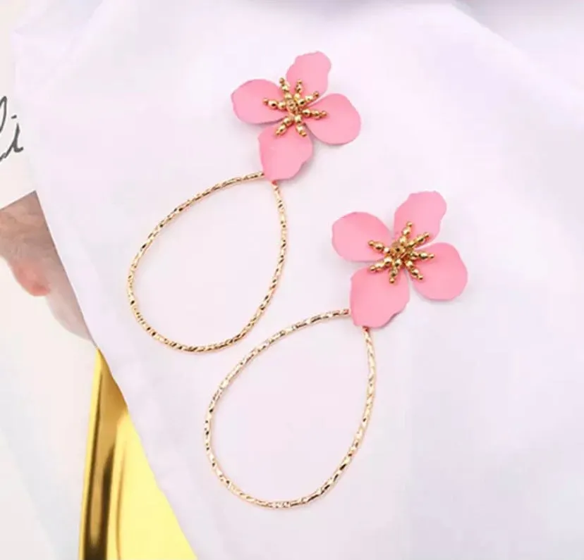 FLEUR STATEMENT EARRINGS