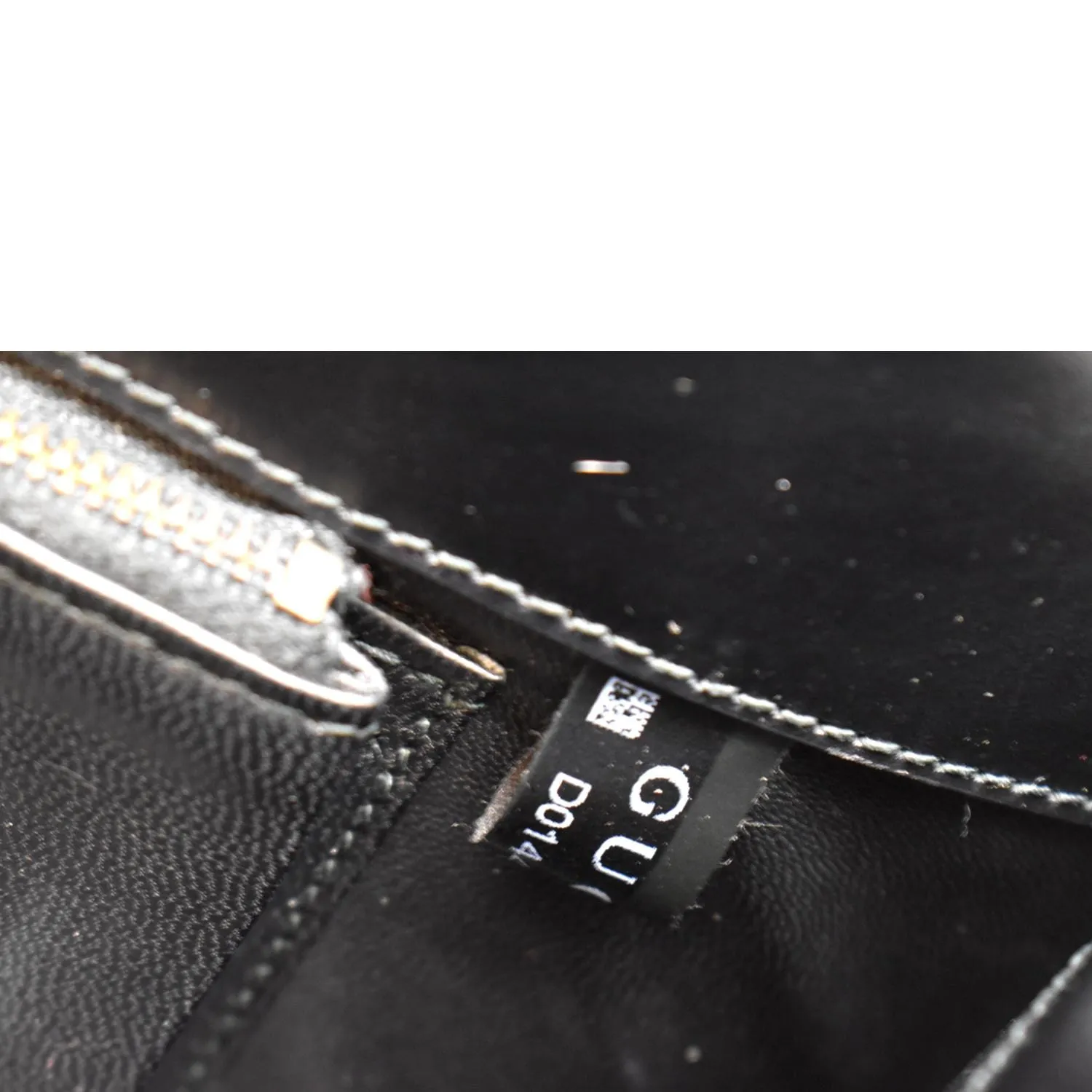 GUCCI Lady Buckle Leather Clutch Black 323653