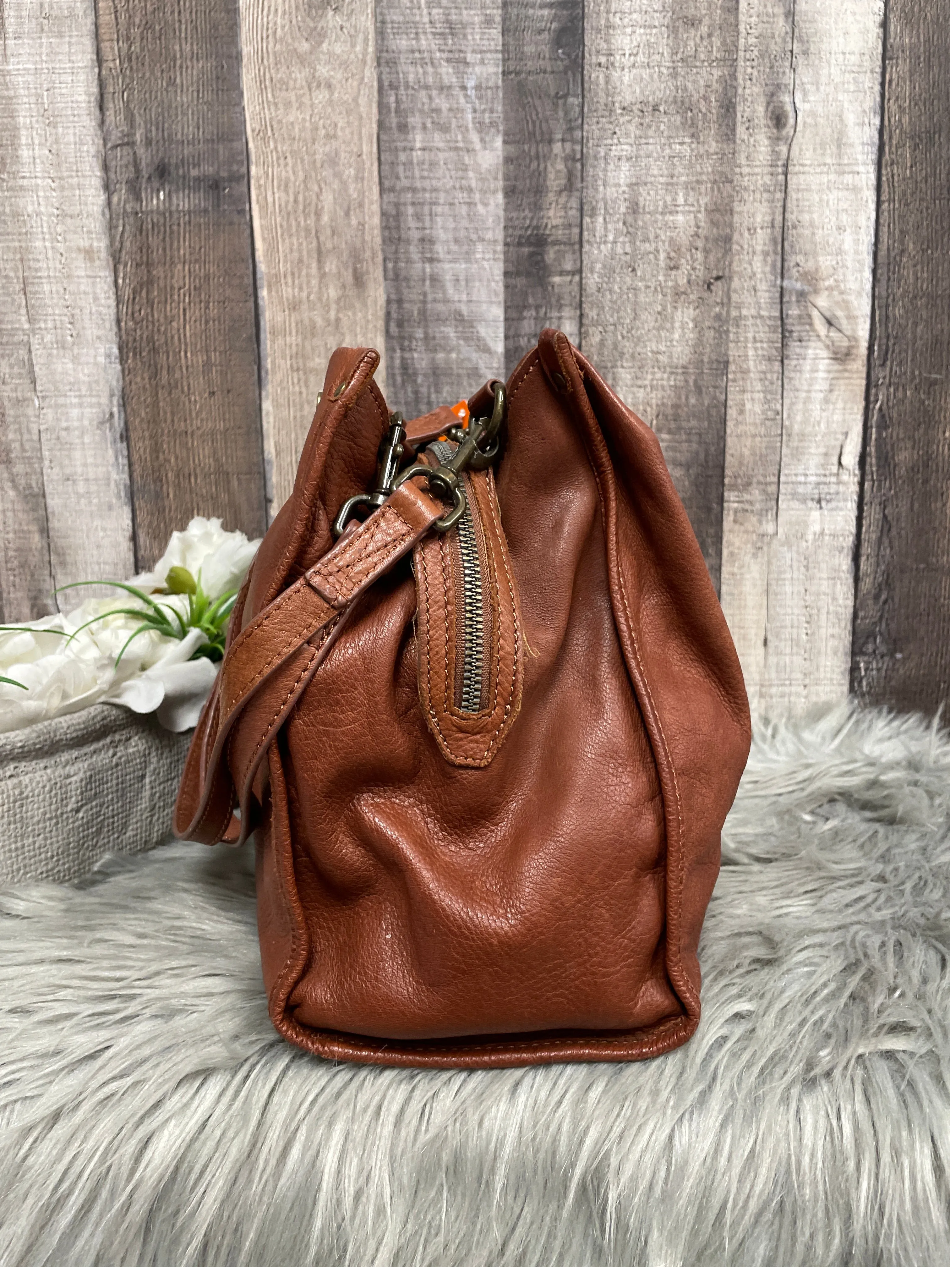 Handbag Leather By Cme, Size: Medium