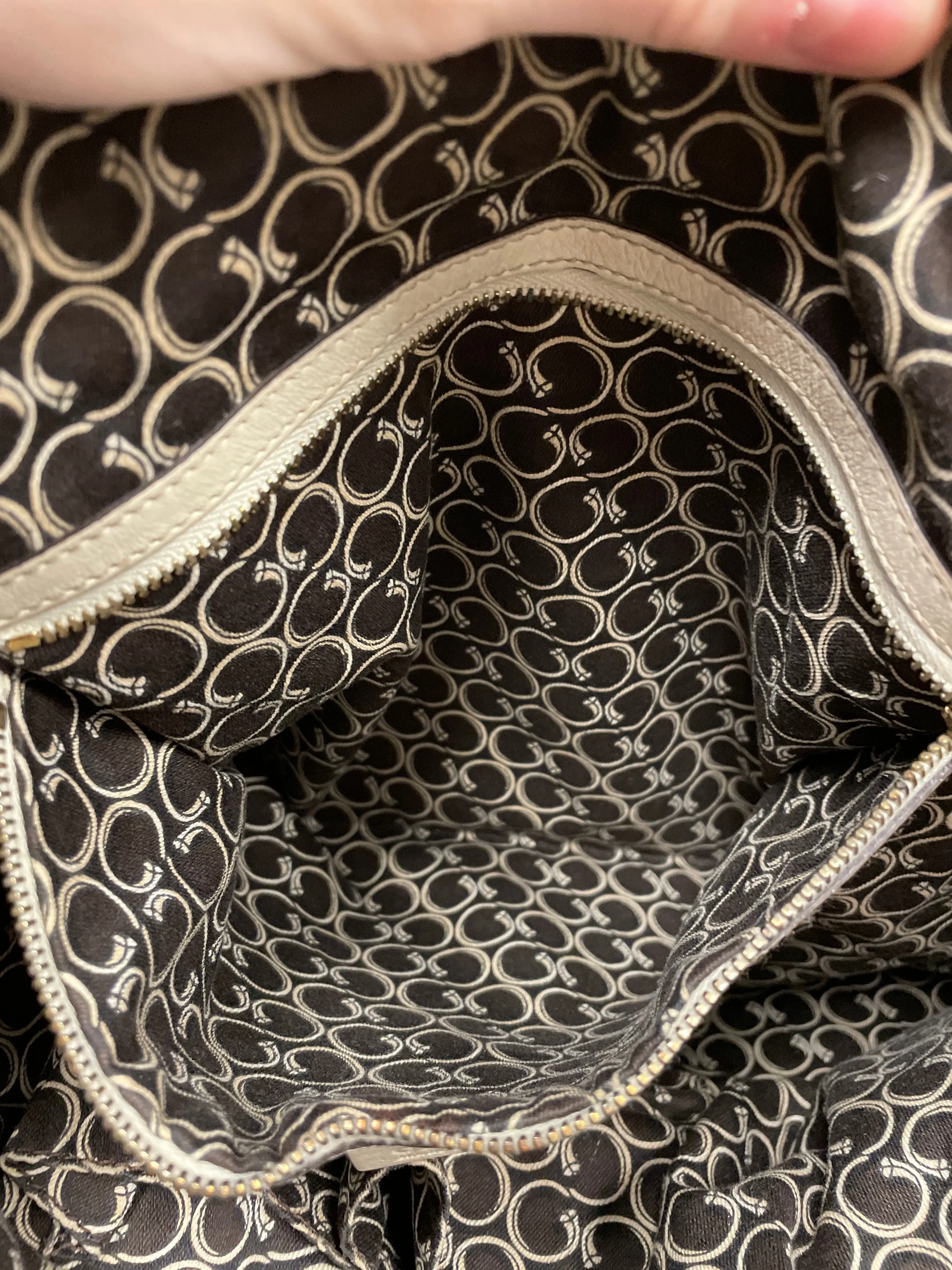 Handbag Luxury Designer By Gucci, Size: Large