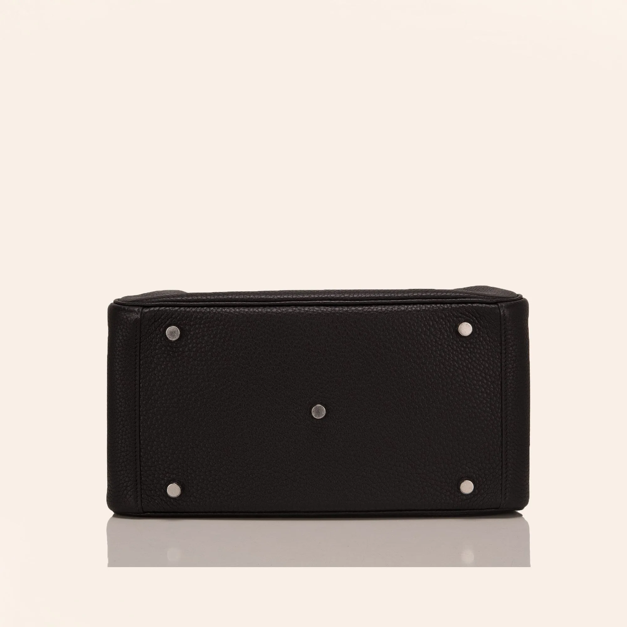 Hermes | Black Clemence Medium Lindy | 30