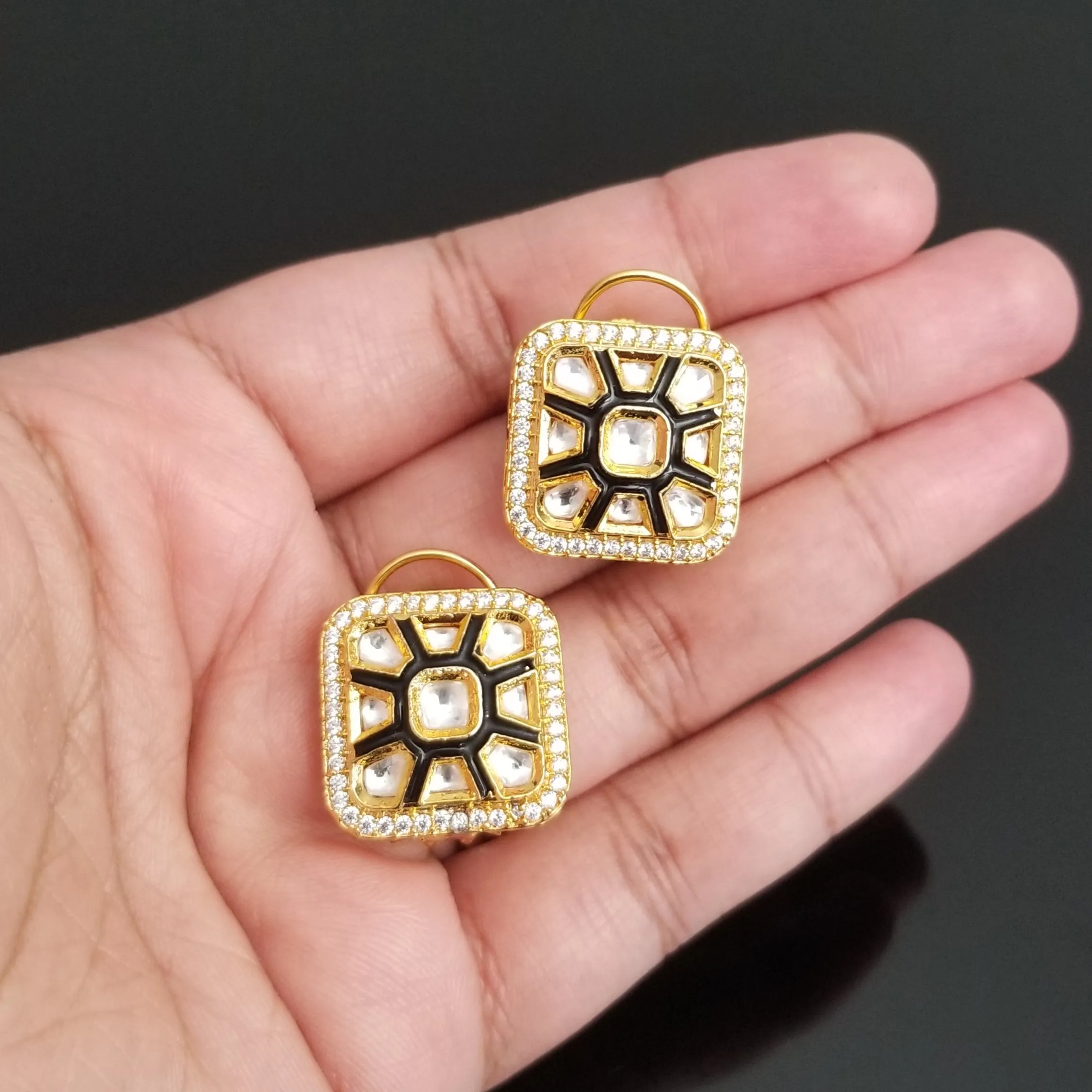 Kundan Studs With Gold Finish JT10
