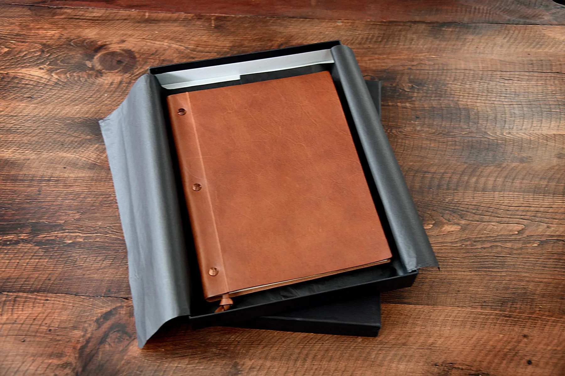 Large 3-Screw Vachetta Leather Journal - Terra