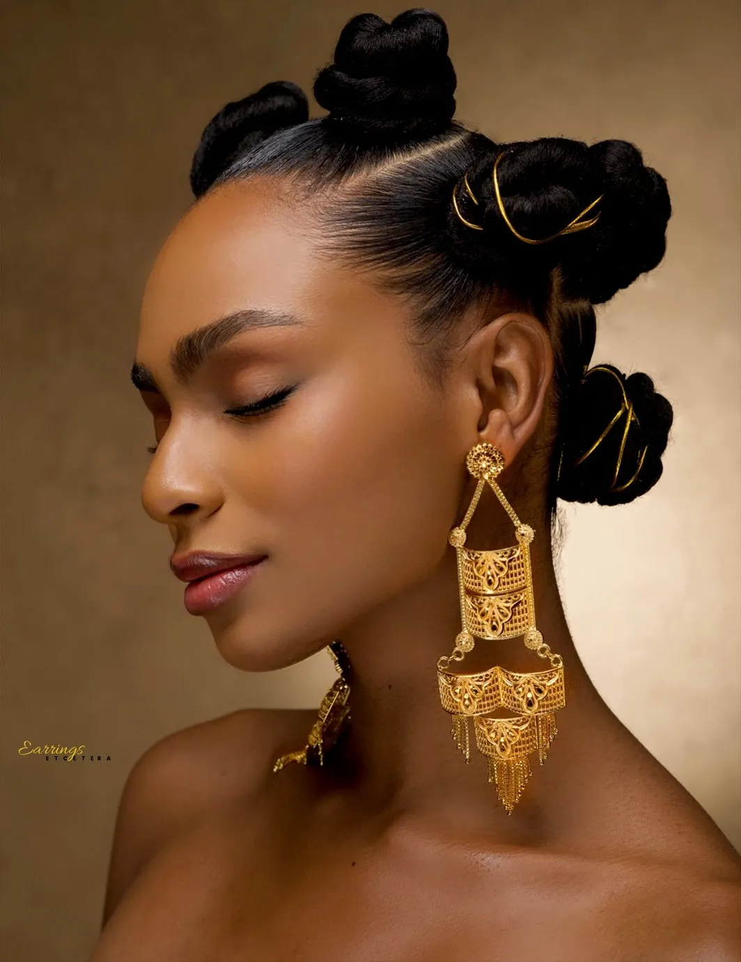 LATIFAH STATEMENT EARRINGS