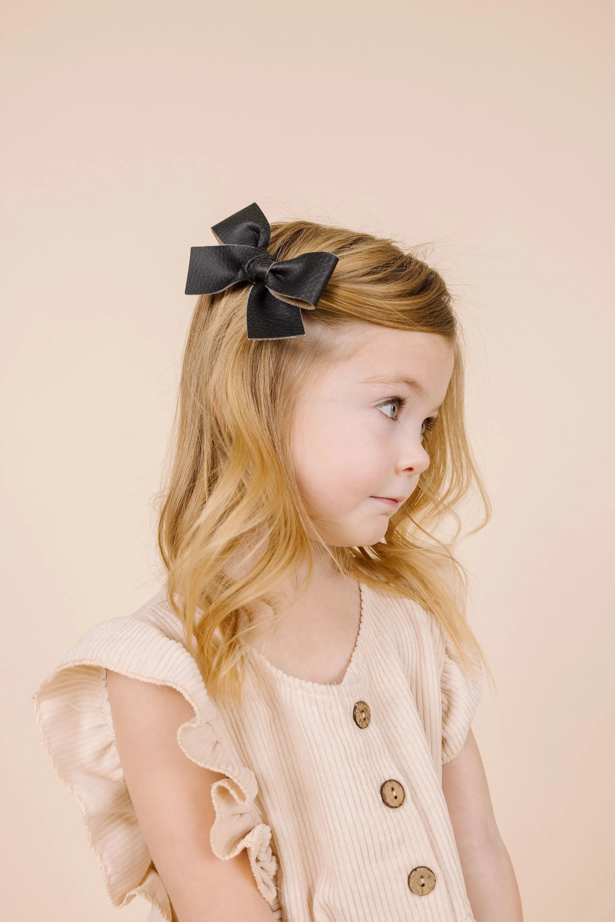 Leather - Raven Bow Clip