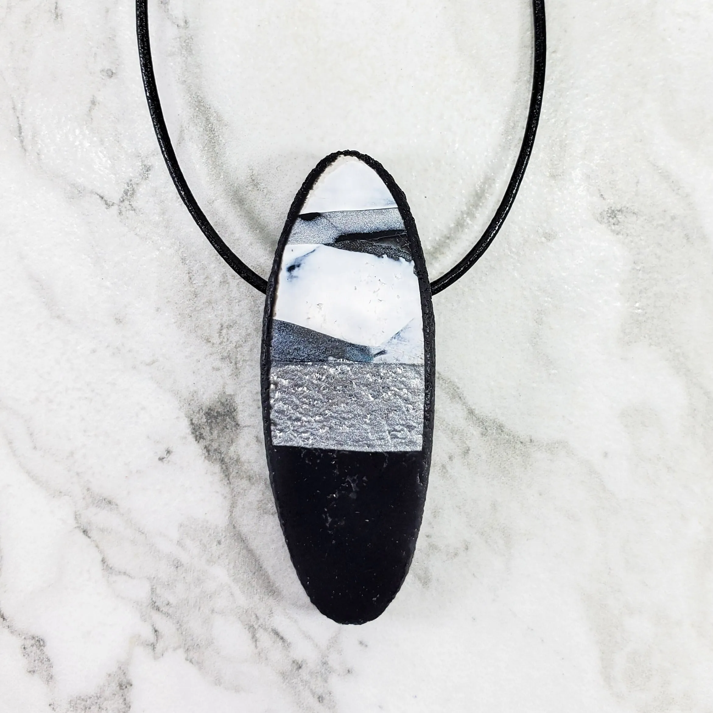 Long Oval Pendant - Calacatta