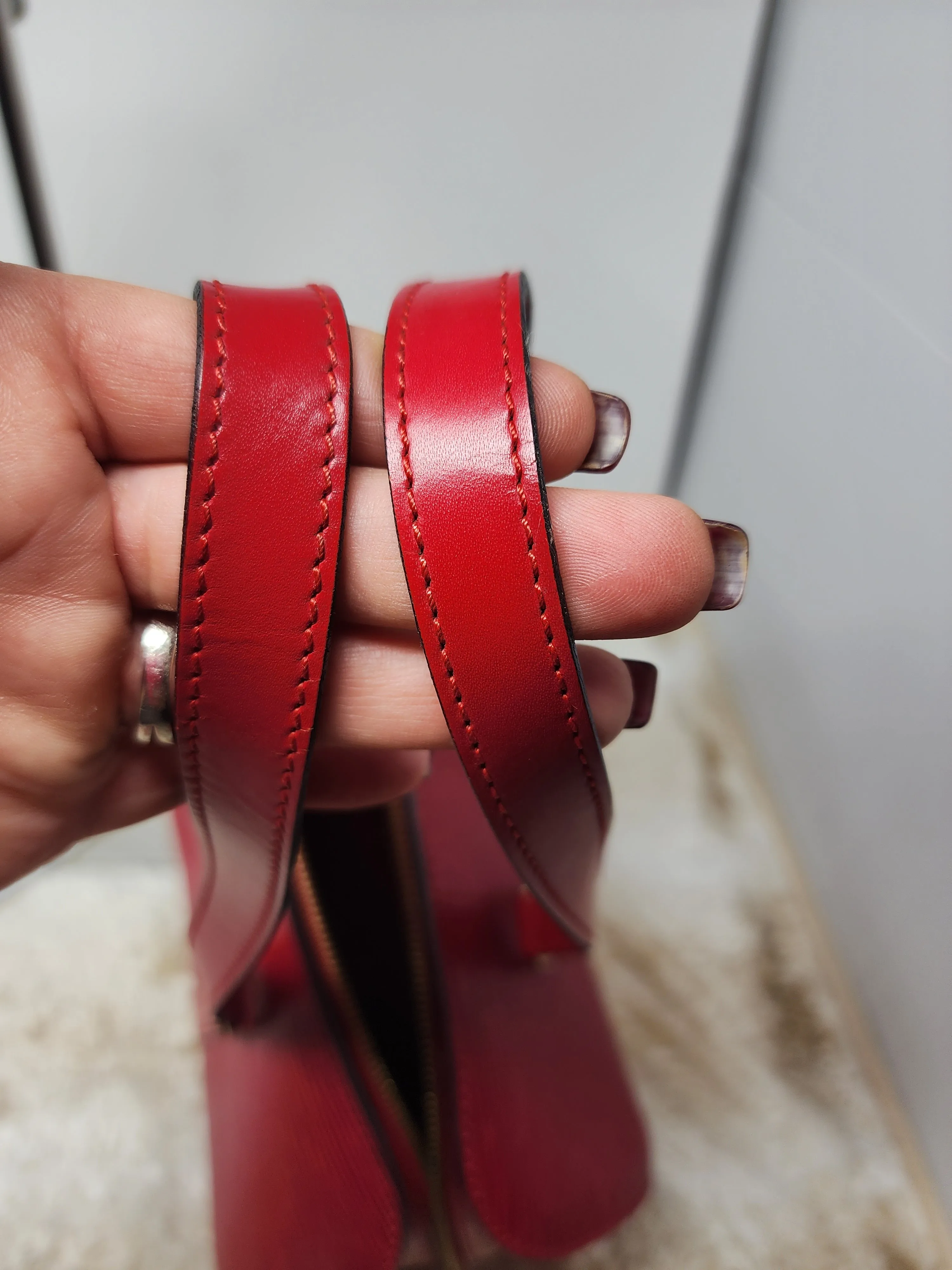 LOUIS VUITTON CASTILLAN RED EPI LEATHER SOUFFLOT BAG