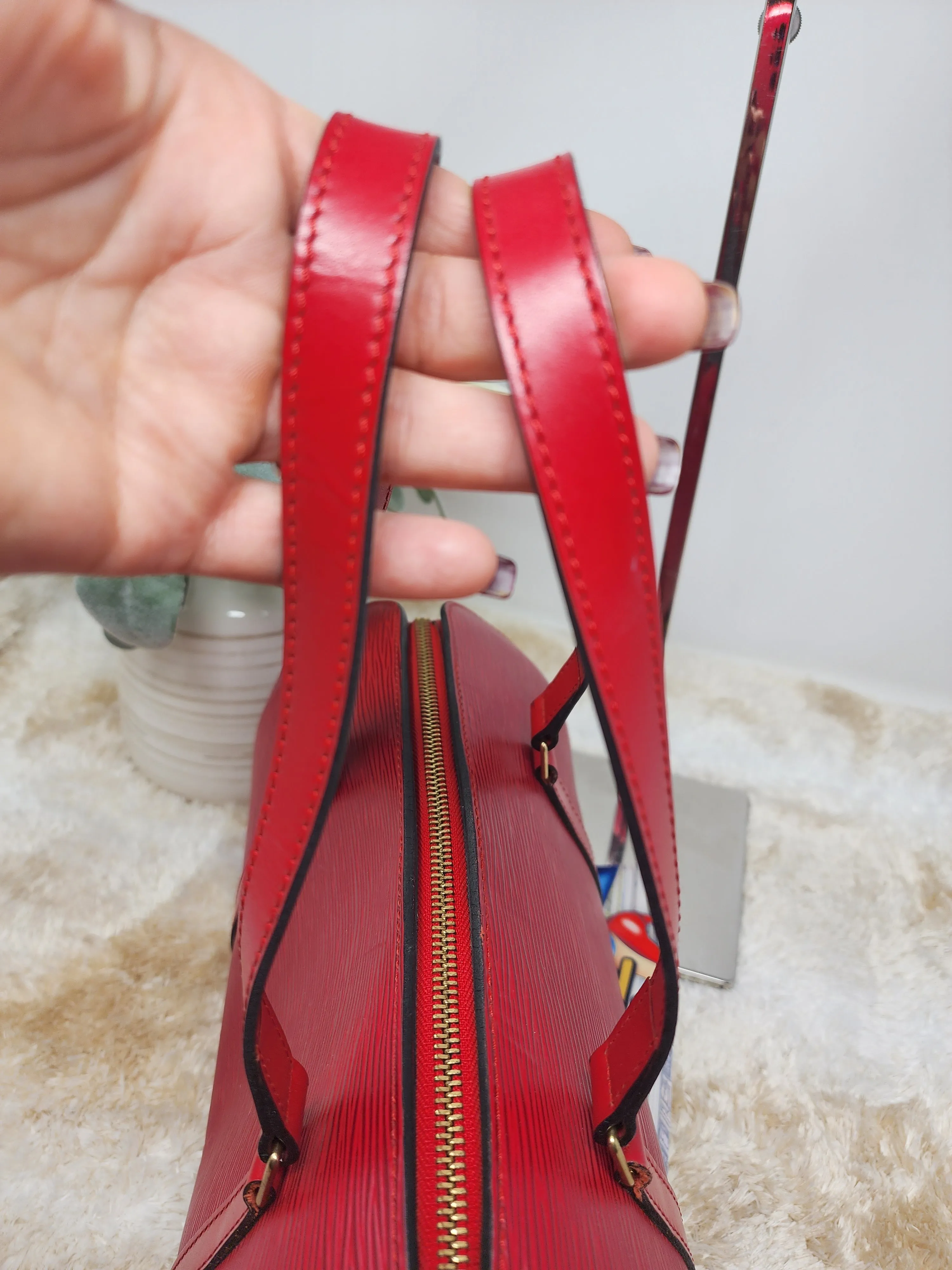 LOUIS VUITTON CASTILLAN RED EPI LEATHER SOUFFLOT BAG
