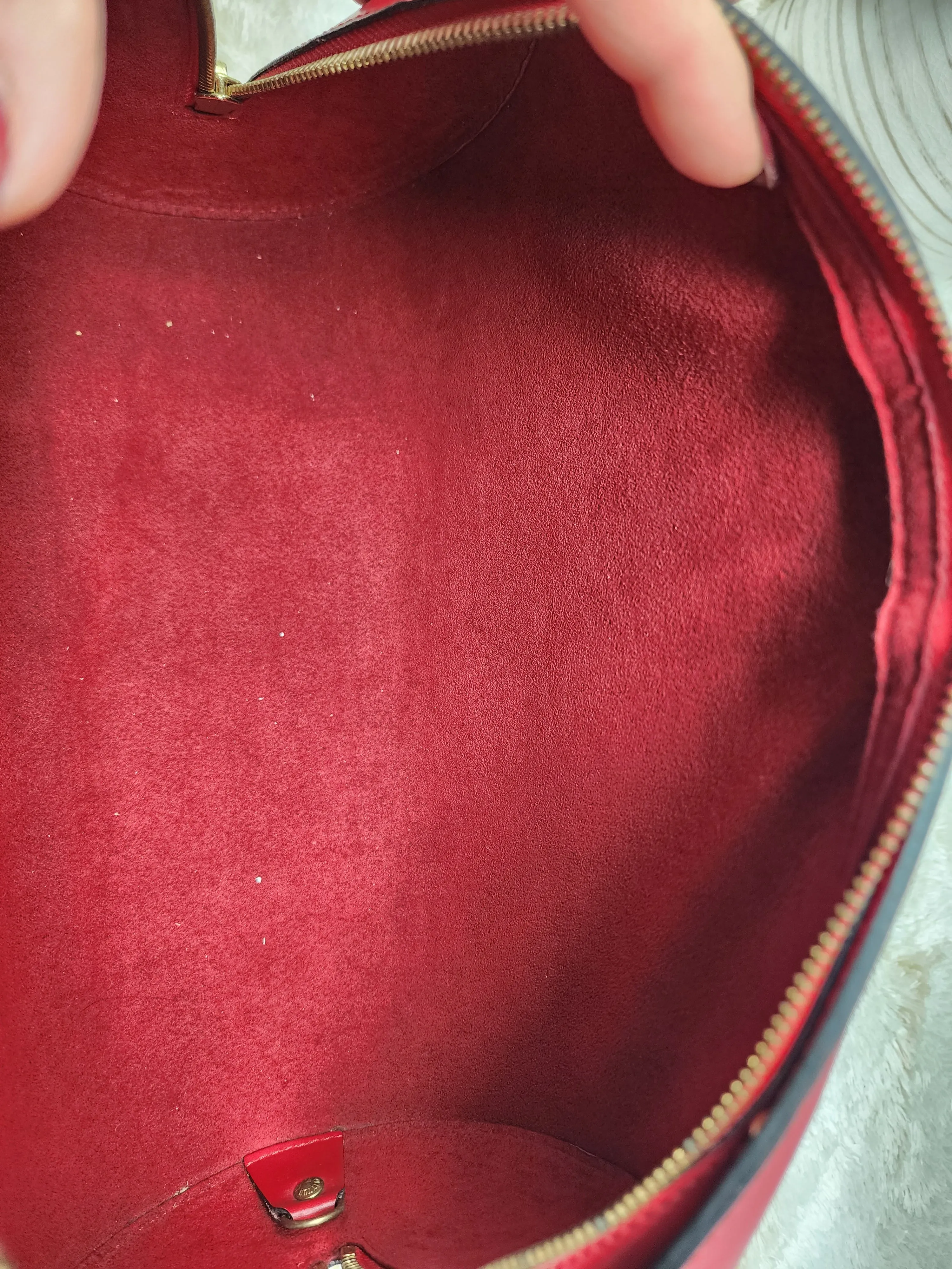 LOUIS VUITTON CASTILLAN RED EPI LEATHER SOUFFLOT BAG