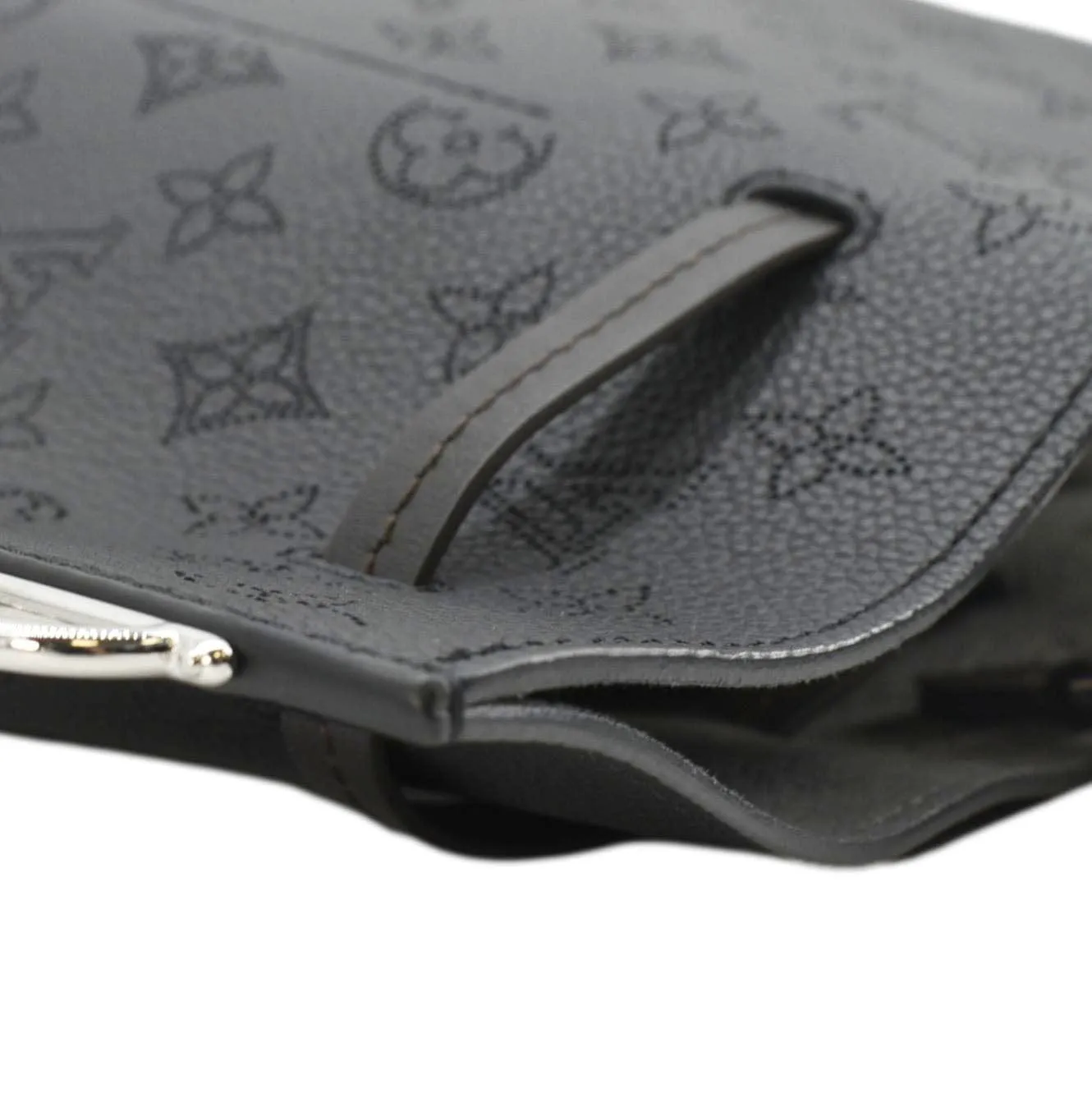 LOUIS VUITTON Girolata Monogram Mahina Leather Shoulder Bag Black