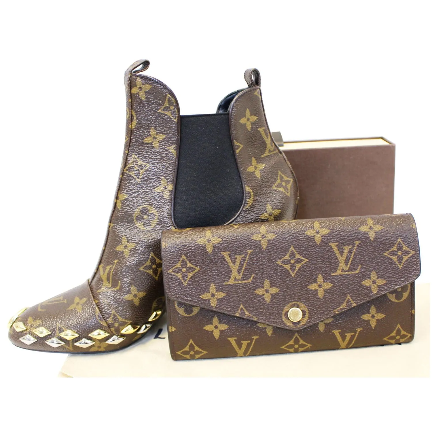 LOUIS VUITTON Sarah NM Monogram Canvas Wallet