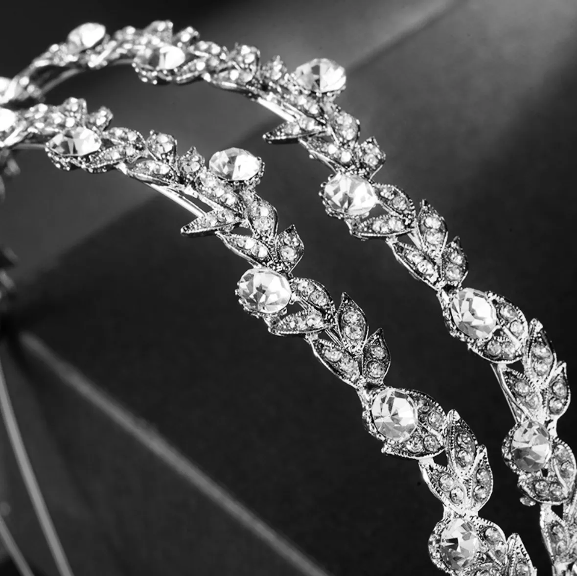 Magnolia: Headband 10695