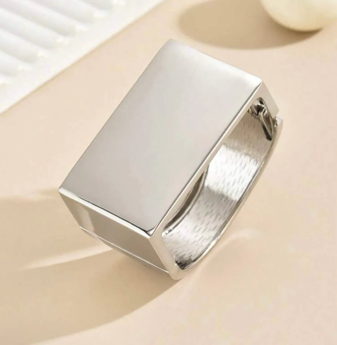 MEESHA ARM CUFF