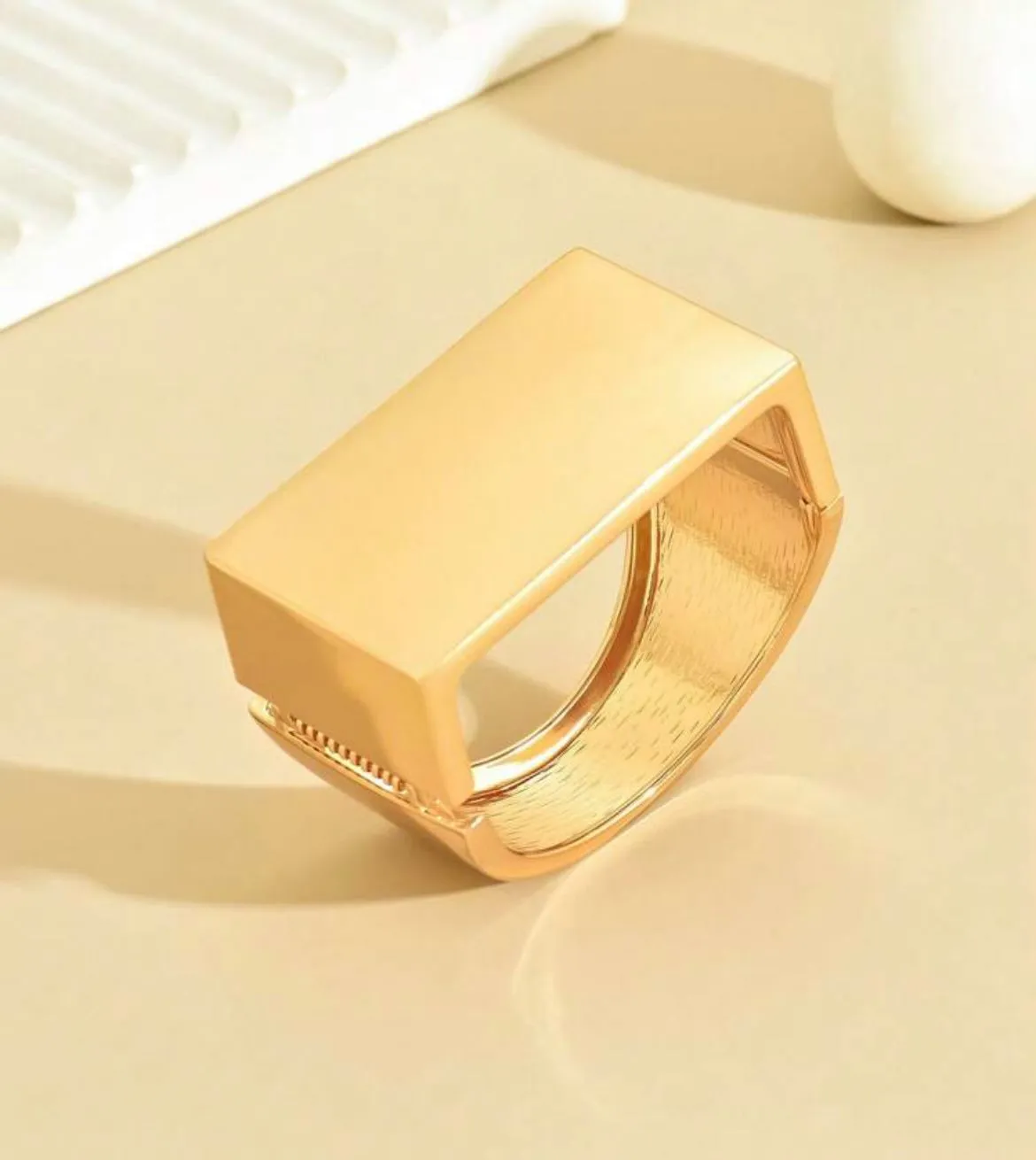 MEESHA ARM CUFF