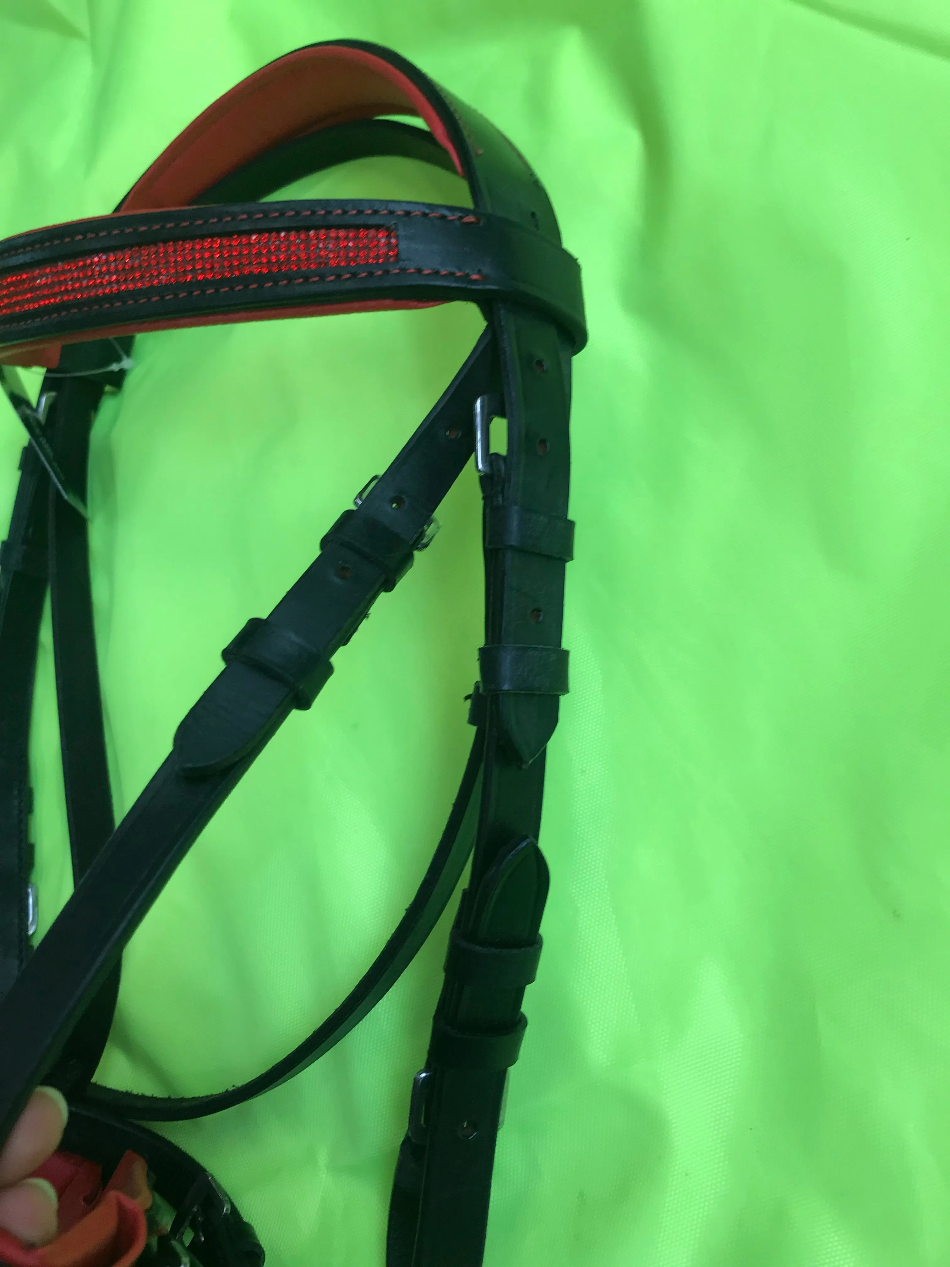 New red bling bridles on both black and brown leather FREE POSTAGE❤️