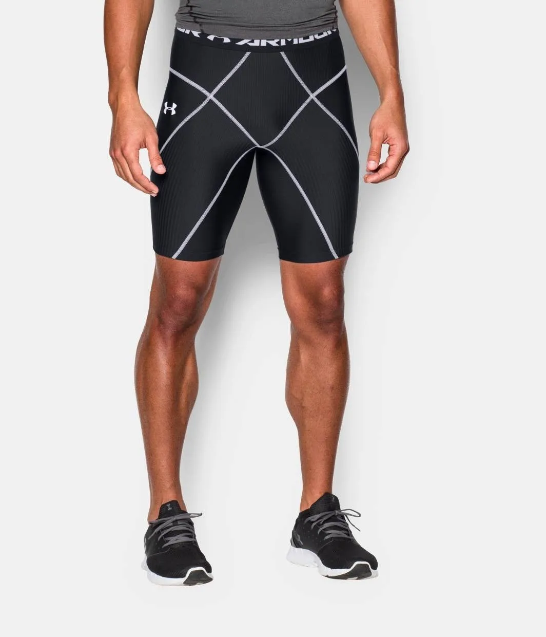 Šortky UNDER ARMOUR HEATGEAR® ARMOUR CORE SHORT čierne