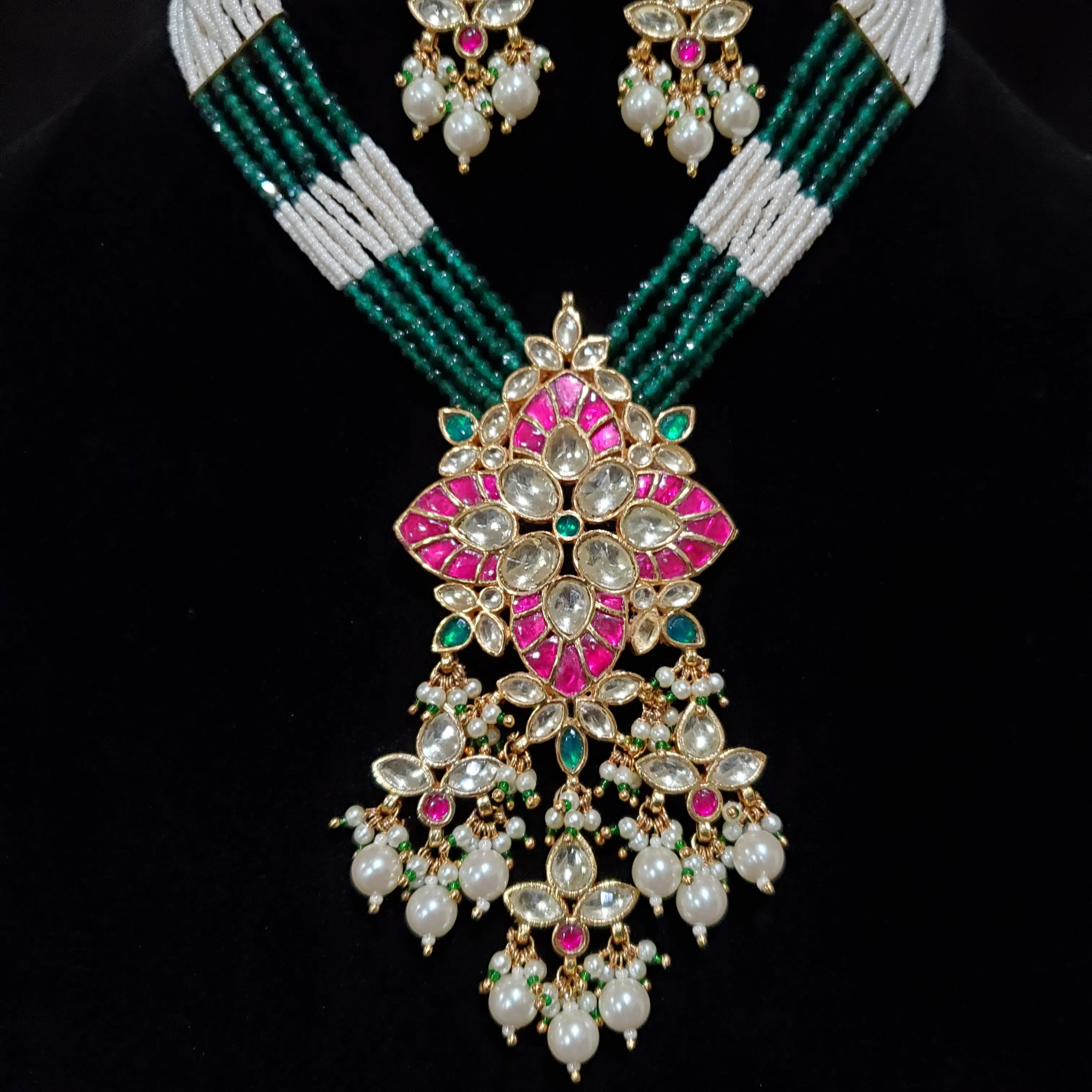 Pachi Kundan Set With Pearl and Bead Chain SB51
