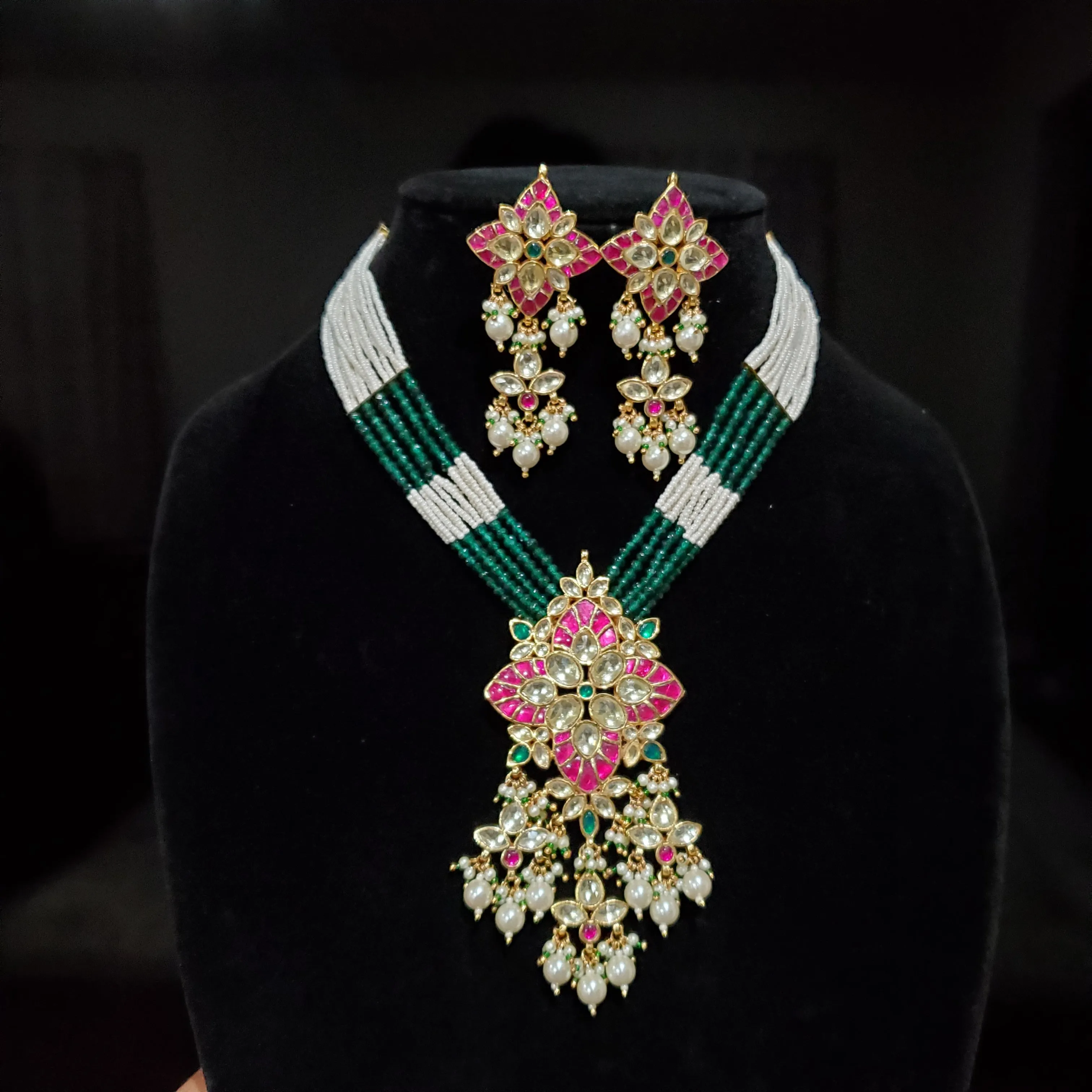 Pachi Kundan Set With Pearl and Bead Chain SB51