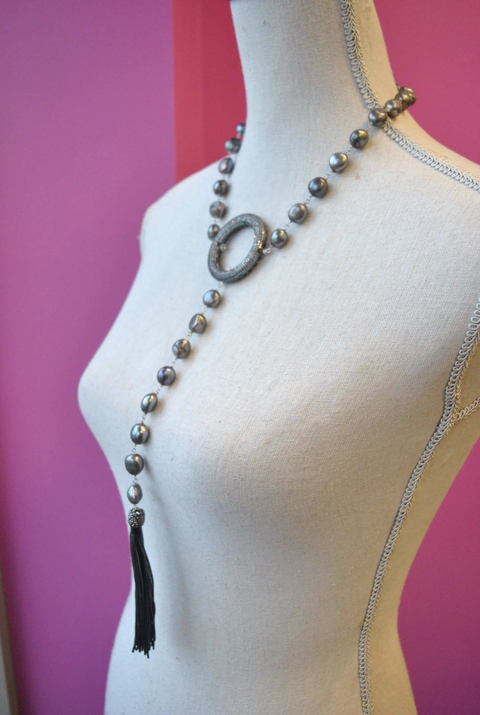PEACOCK FRESHWATER PEARLS AND RHINESTNES ODROP STATEME