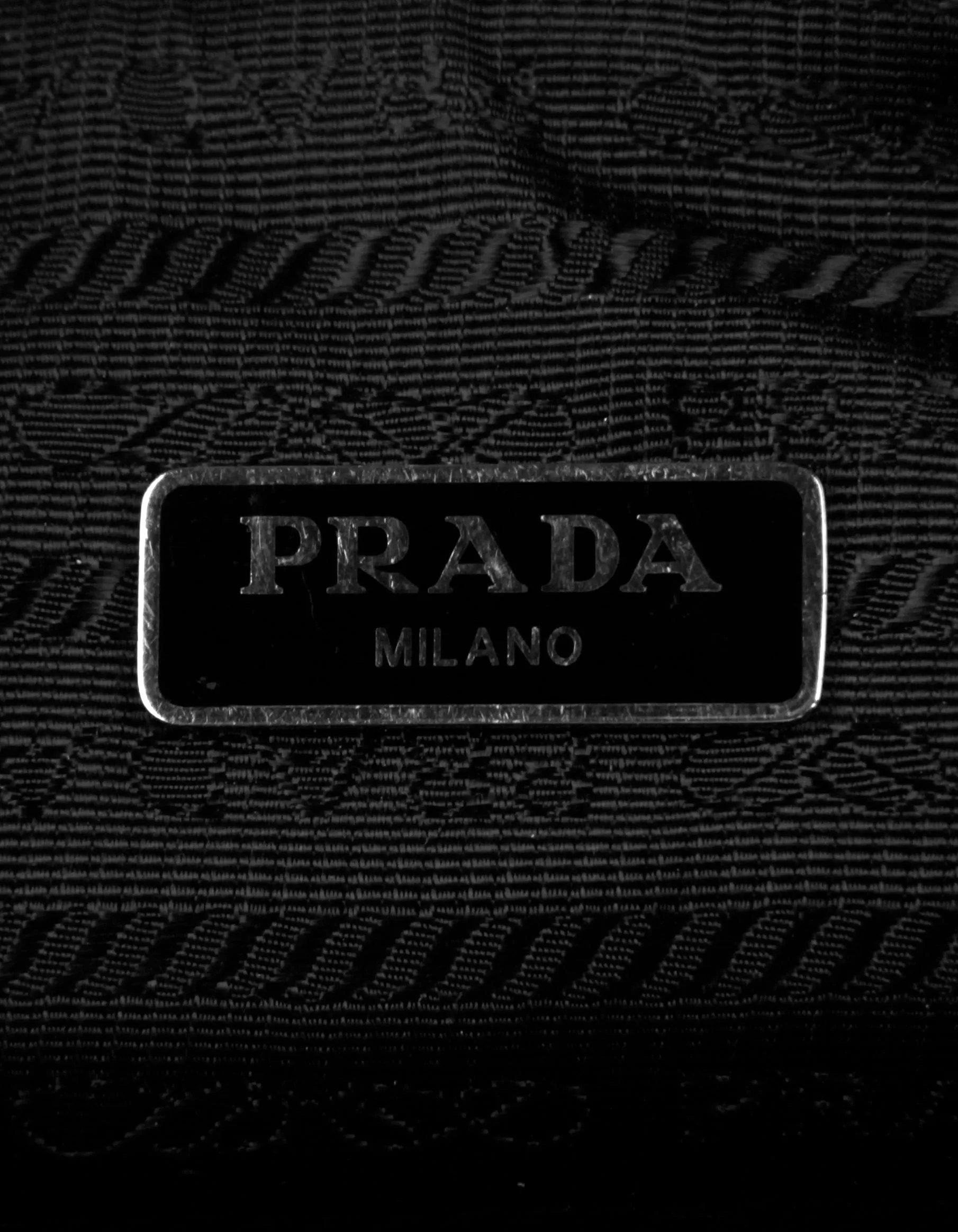 Prada Black Leather Re-Edition 2005 Nappa Gaufré Crossbody Bag