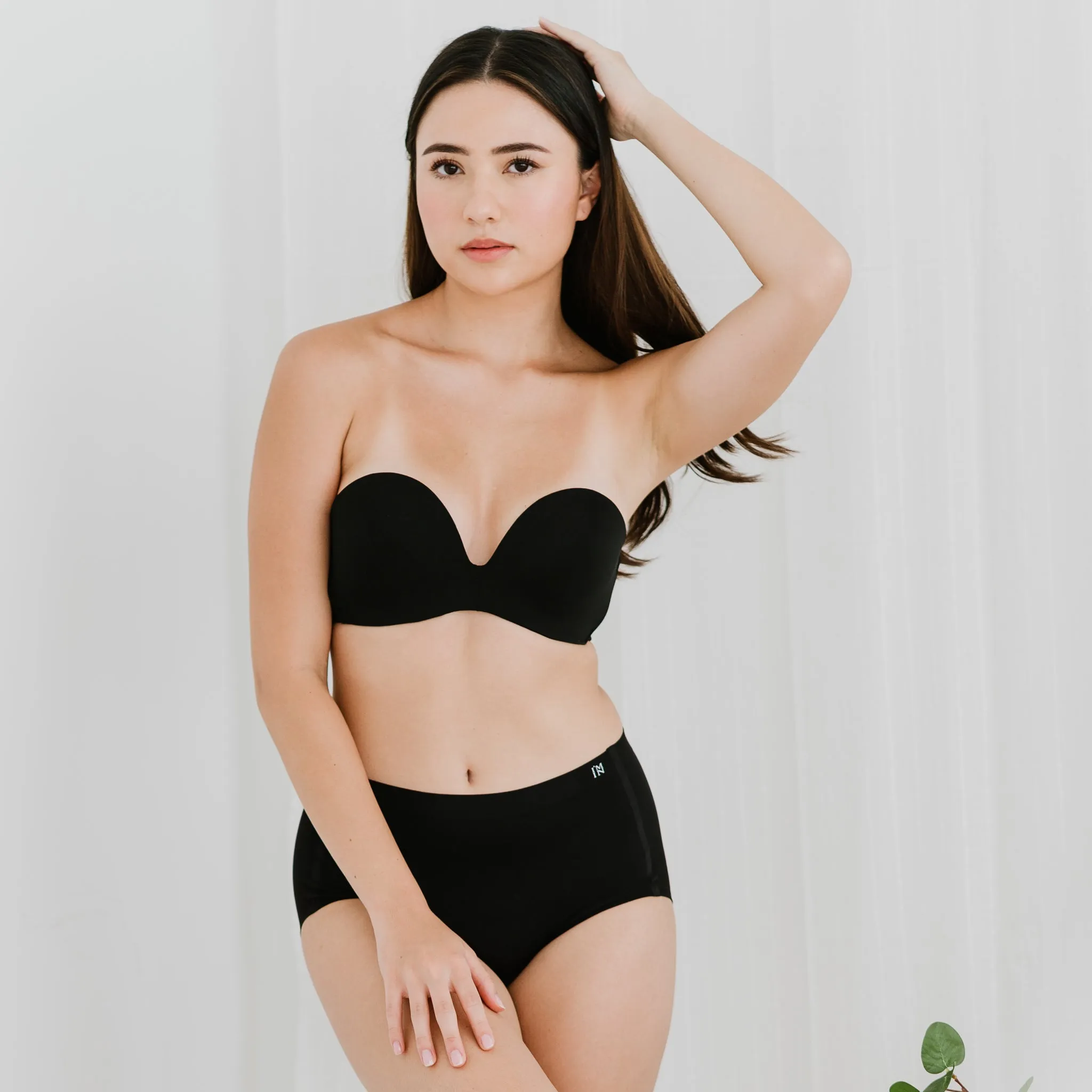 Premium Mid-Rise Seamless Butthugger in Black