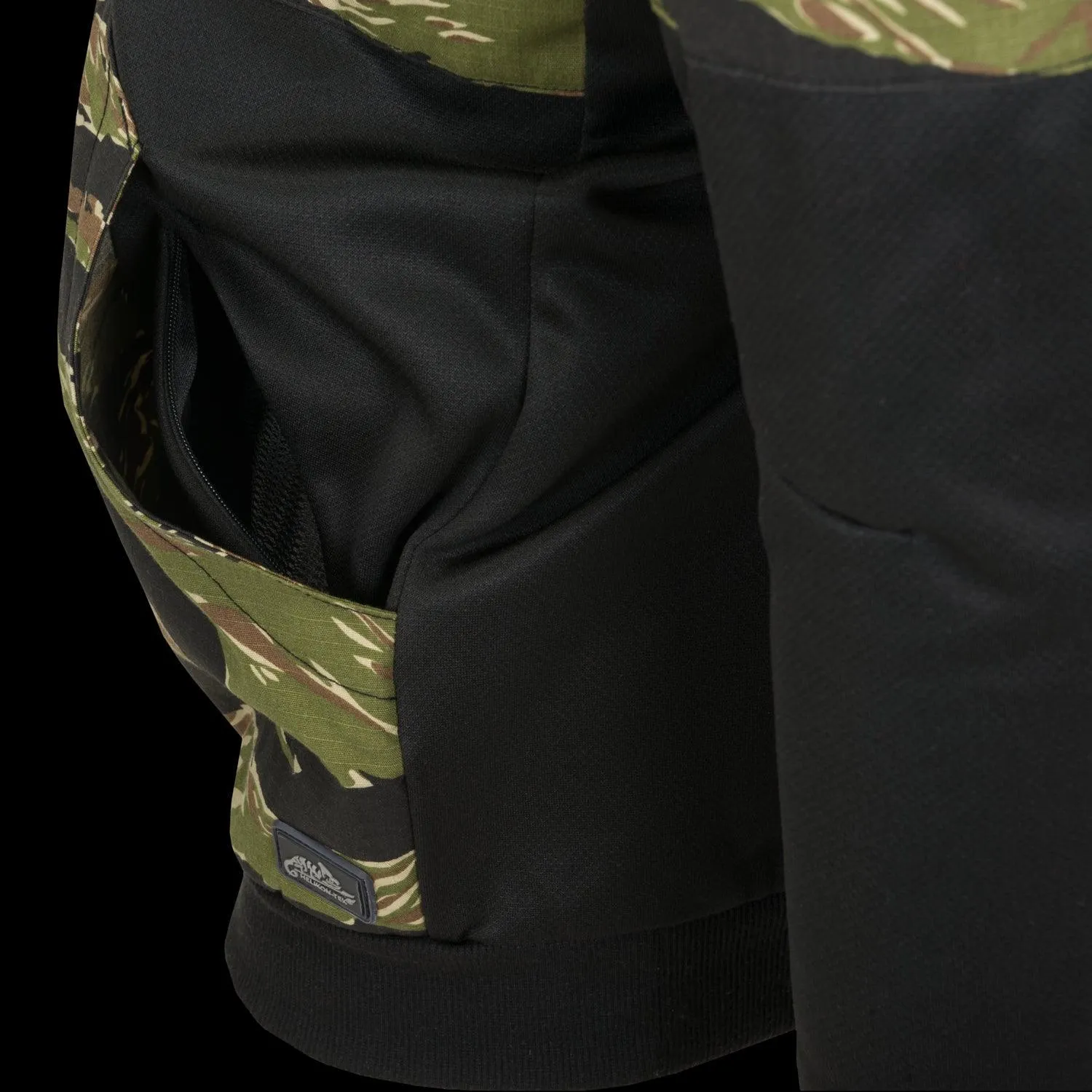 ROGUE Hoodie (FullZip) - Black / Desert Night Camo
