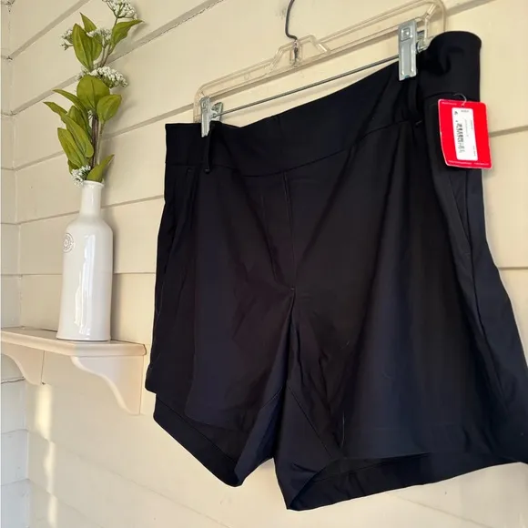SPANX Sunshine Short 6 inch Very Black NWT Size 1X