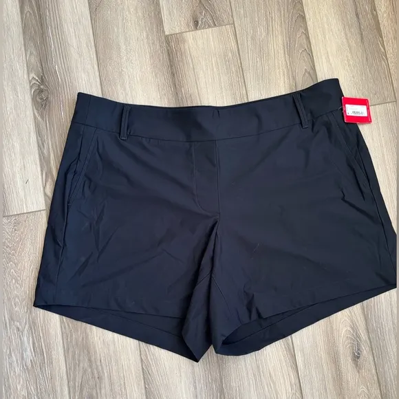 SPANX Sunshine Short 6 inch Very Black NWT Size 1X