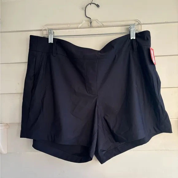 SPANX Sunshine Short 6 inch Very Black NWT Size 1X