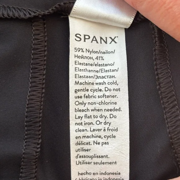 SPANX Sunshine Short 6 inch Very Black NWT Size 1X