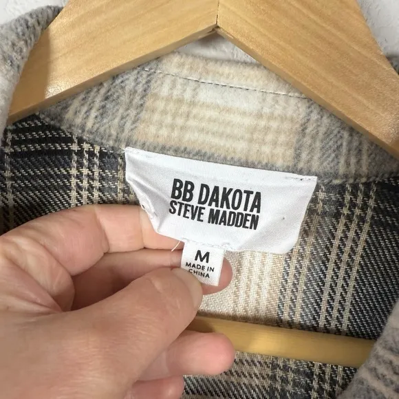 Steve Madden BB Dakota Women’s Boxy Plaid Shacket Ivory/Black Size M