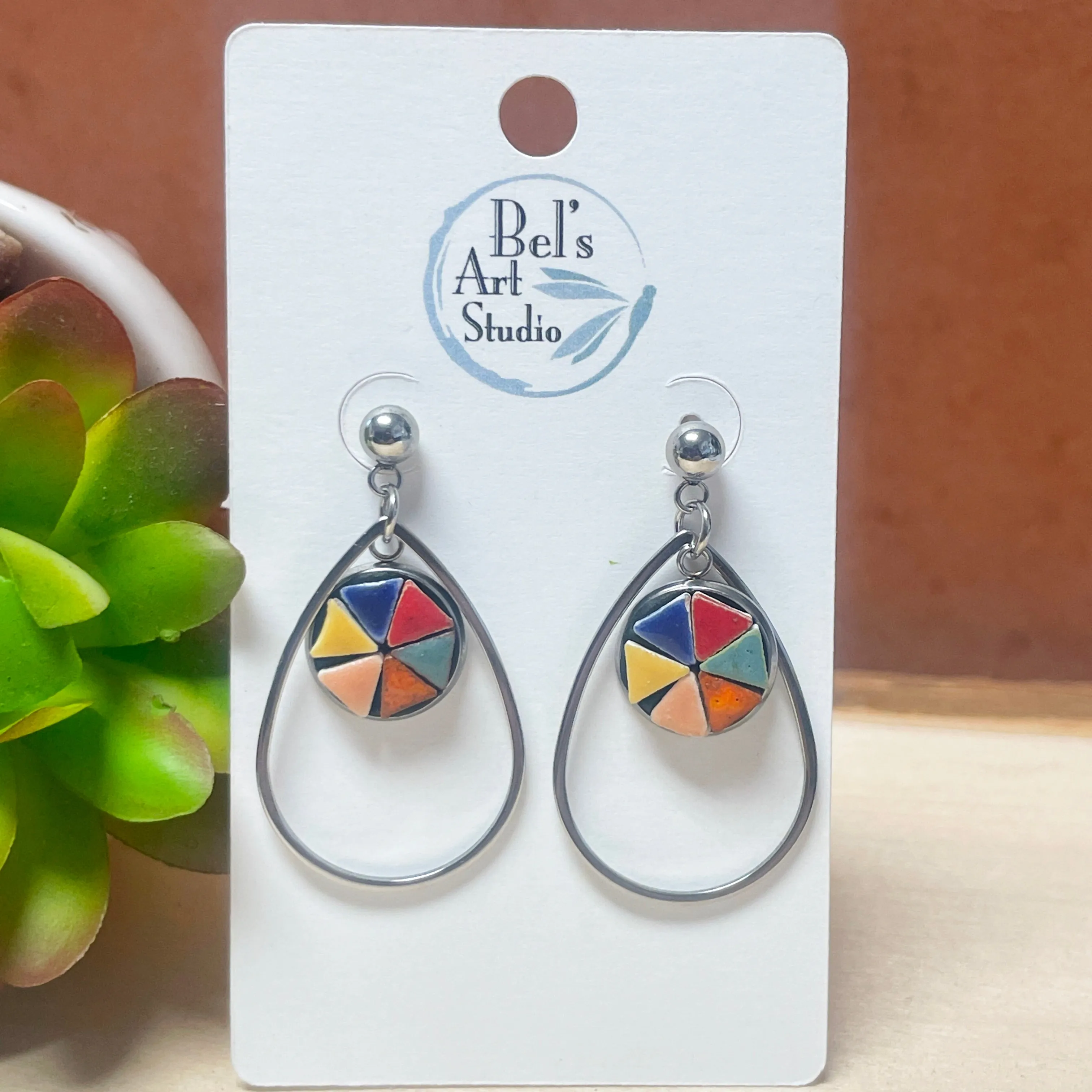 Teardrop hoop earrings